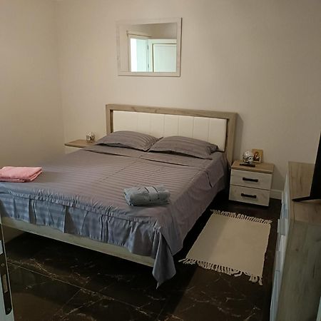Residence Manu Târgu Neamț Esterno foto