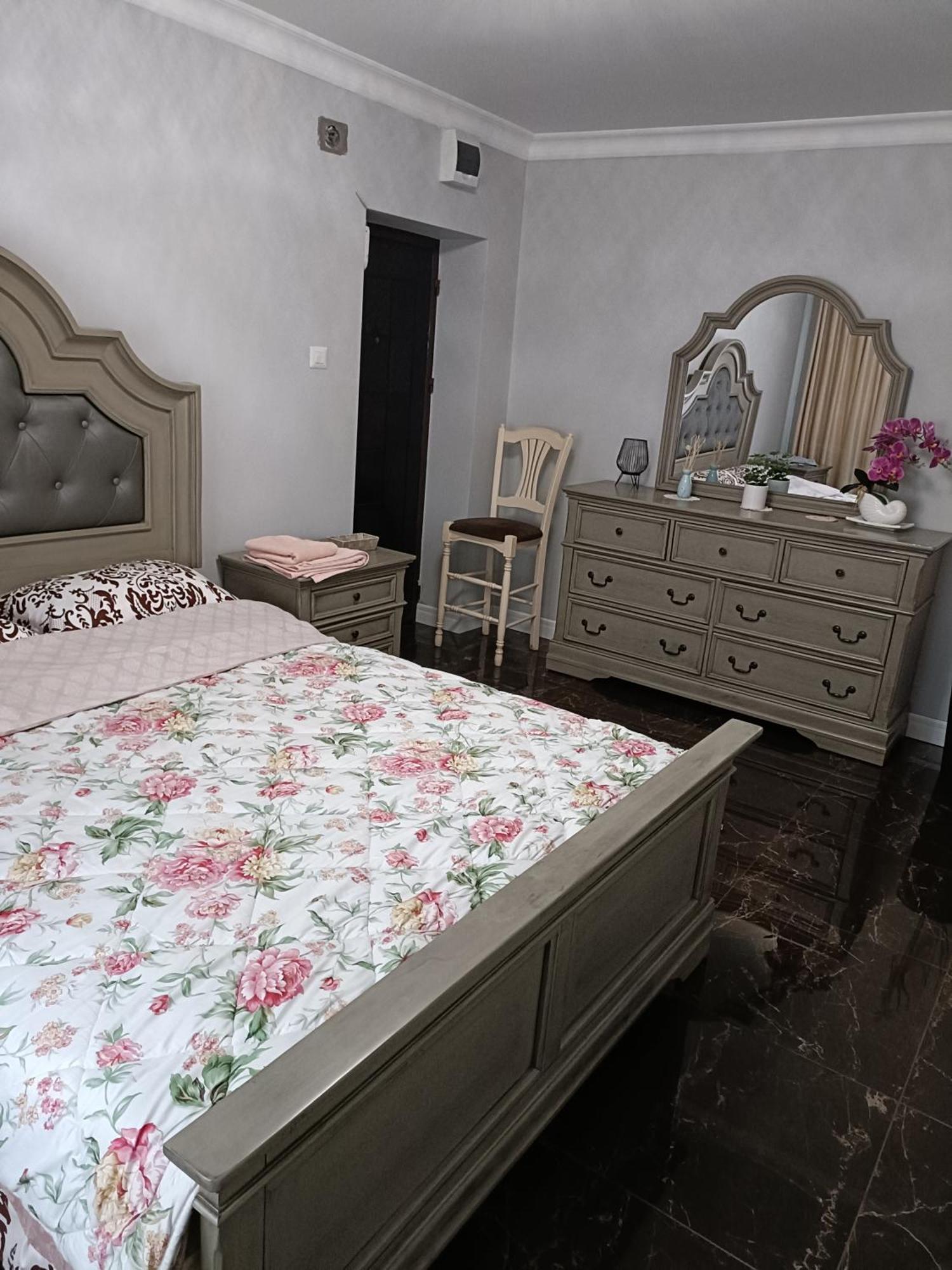 Residence Manu Târgu Neamț Esterno foto