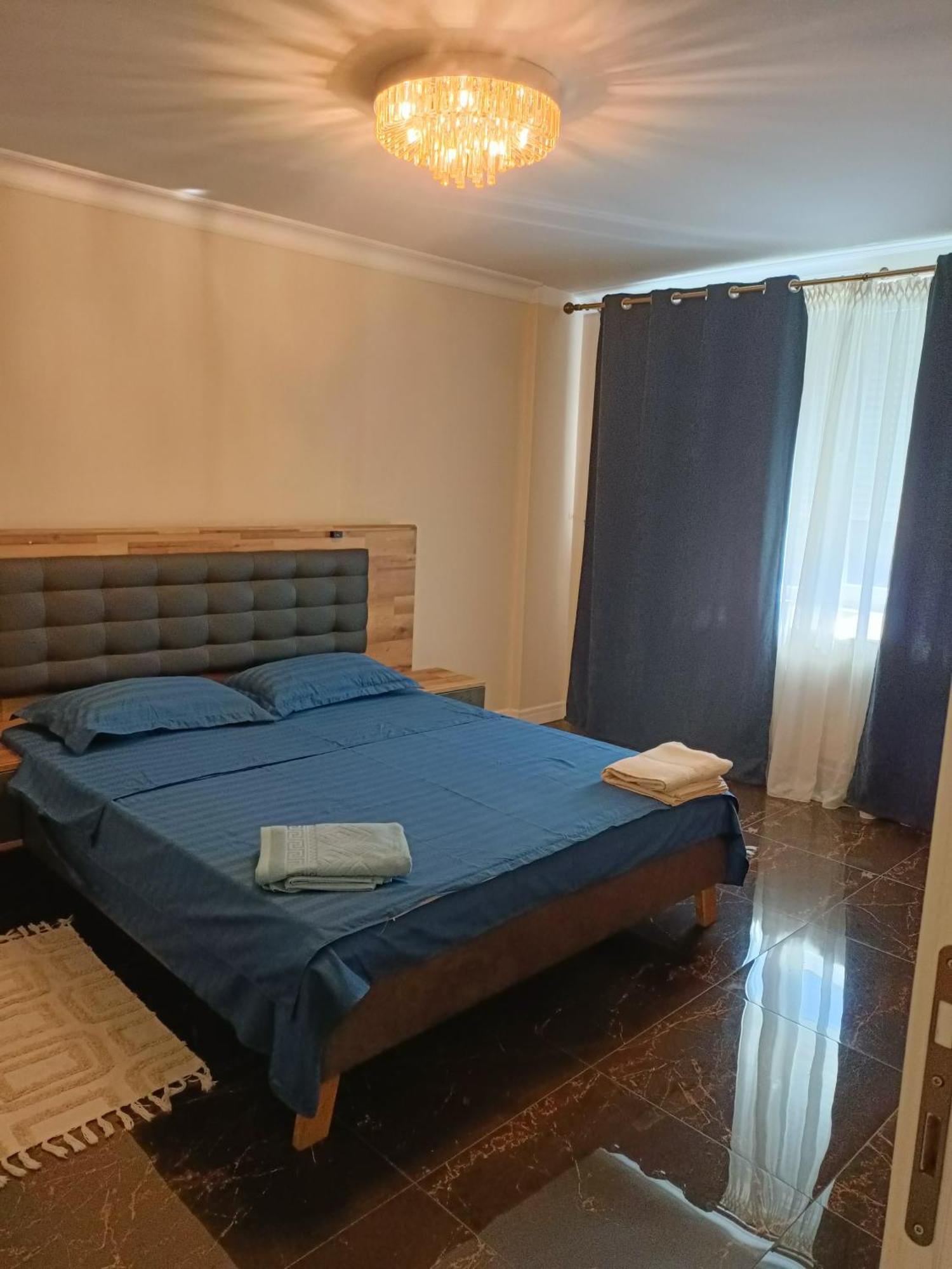 Residence Manu Târgu Neamț Esterno foto